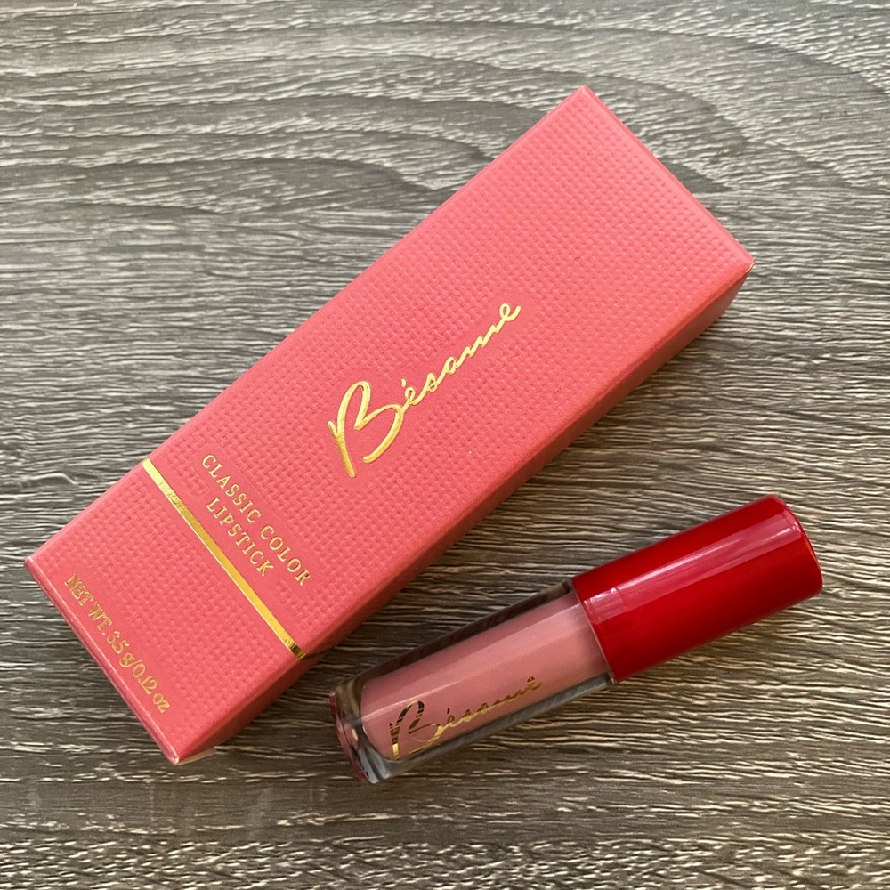 NIB Besame in Holly Pink with bonus gloss